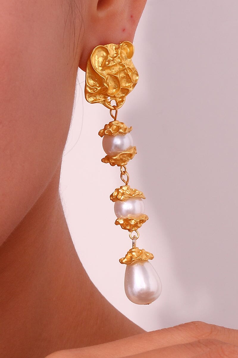 Silas Pearl Dangle Earrings Earrings mure + grand 